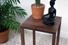 Load image into Gallery viewer, Minimalist Side Table